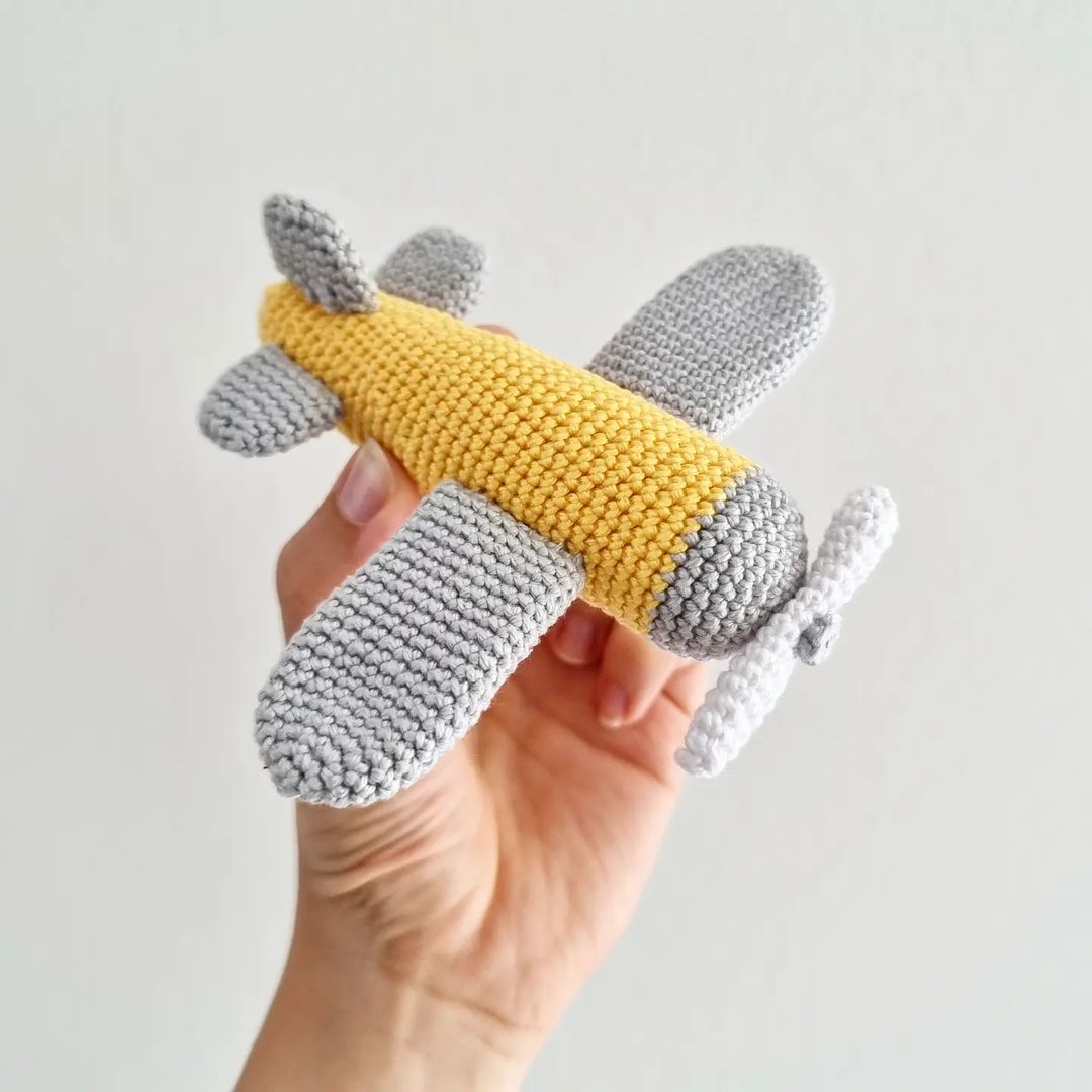 Crochet Airplane Amigurumi Free Pattern – Amigurumi